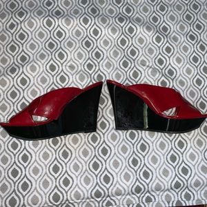 👠 Jessica Simpson Patent Leather Wedges 👠